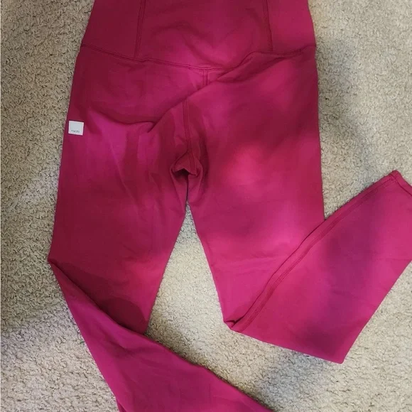 Vuori Women's Pink Leggings - Picture 2 of 5